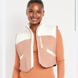 Women’s Old Navy Cropped Hybrid Vest Size Small